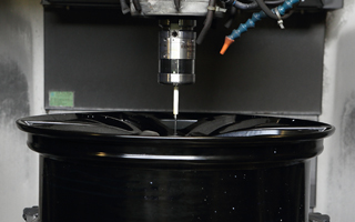 SAI - RMP60 針對輪圈生產執行線內量測。