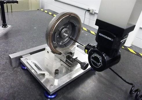 使用 REVO 測頭系統檢驗FX系列的小型引擎飛輪